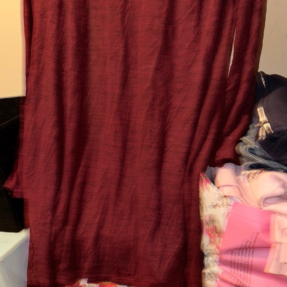 Elegant Burgundy Women's Cardigan - Picture 3 of 9